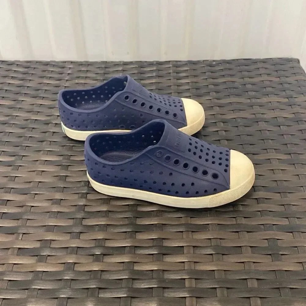 Native Jeffersons kid size 9